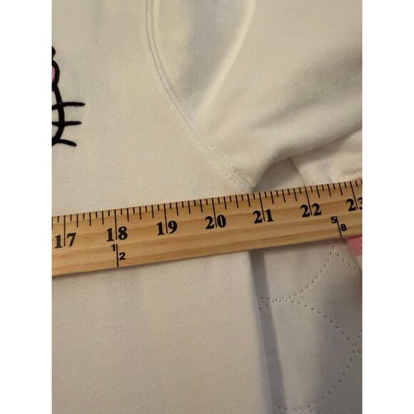 Hello Kitty Women’s Size XS White Pink Graphic Sweatshirt Crewneck Sanrio Cute - Picture 6 of 7